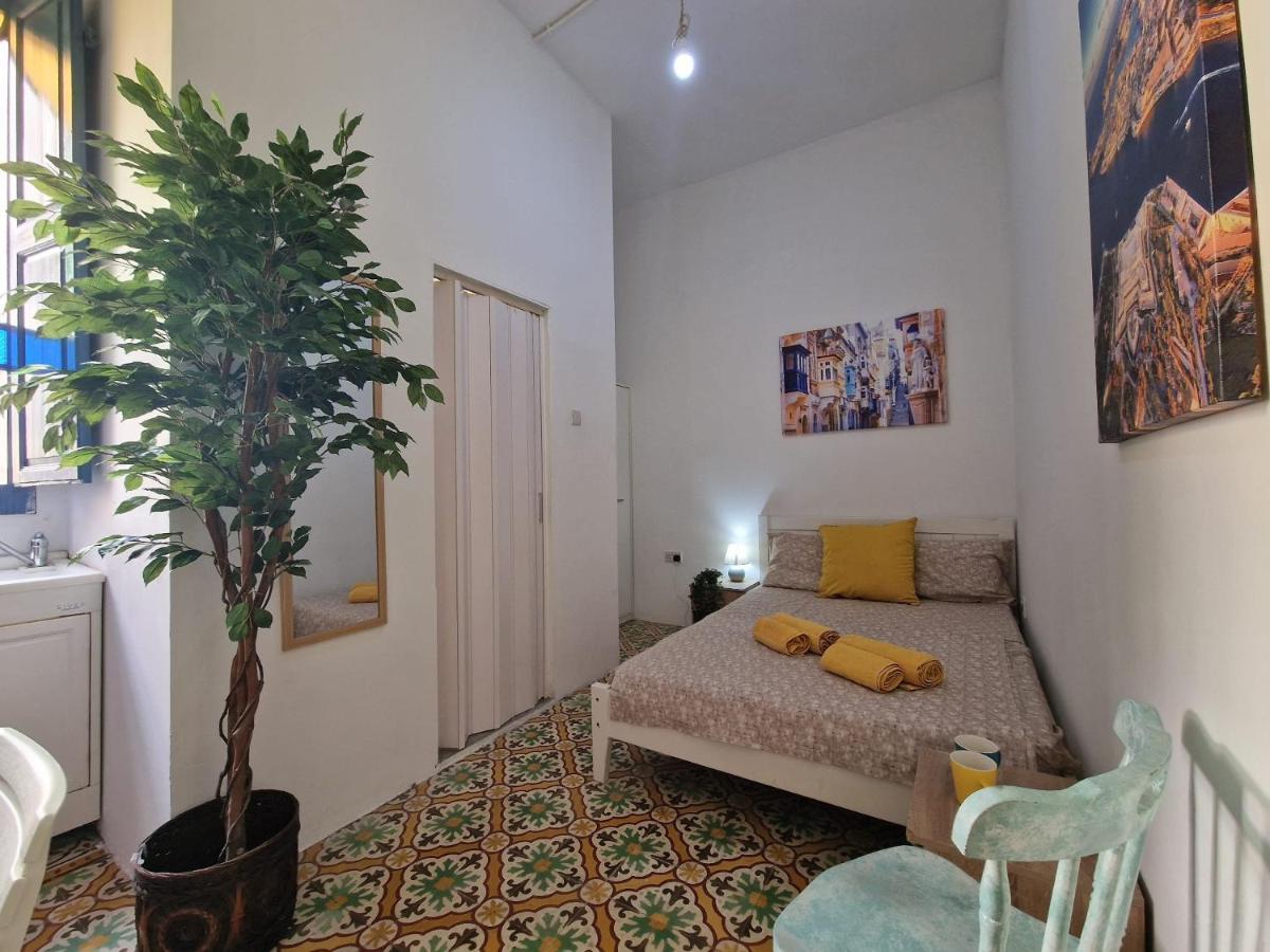 New Cosy & Bright Studio Apartment In Sliema Gzira Exterior photo